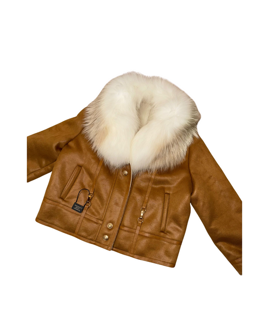 焦糖棕狐狸毛領絨面羊毛內膽短外套,暖調高級感,保暖時尚兩不誤