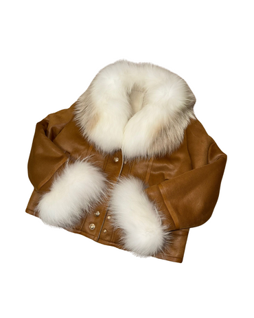 焦糖棕狐狸毛領絨面羊毛內膽短外套,暖調高級感,保暖時尚兩不誤